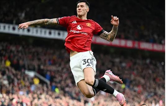 Wayne Rooney lên tiếng khen ngợi Benjamin Sesko