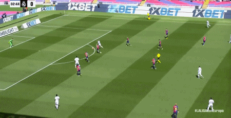 World Sports xem lại những quyết định gây tranh cãi trong trận derby quốc gia: Chuameni thoát thẻ đỏ + không bị phạt vì lỗi dùng tay chơi bóng