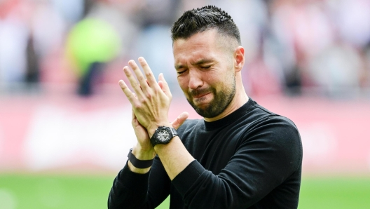 Có lẽ tách ra là một lựa chọn? Farioli: Ajax và tôi có cùng mục tiêu, nhưng triết lý khác nhau