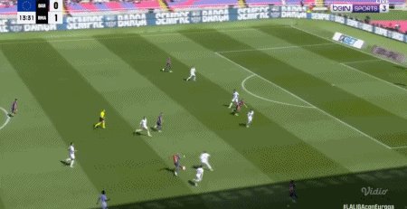 World Sports xem lại những quyết định gây tranh cãi trong trận derby quốc gia: Chuameni thoát thẻ đỏ + không bị phạt vì lỗi dùng tay chơi bóng