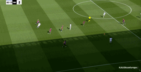 World Sports xem lại những quyết định gây tranh cãi trong trận derby quốc gia: Chuameni thoát thẻ đỏ + không bị phạt vì lỗi dùng tay chơi bóng