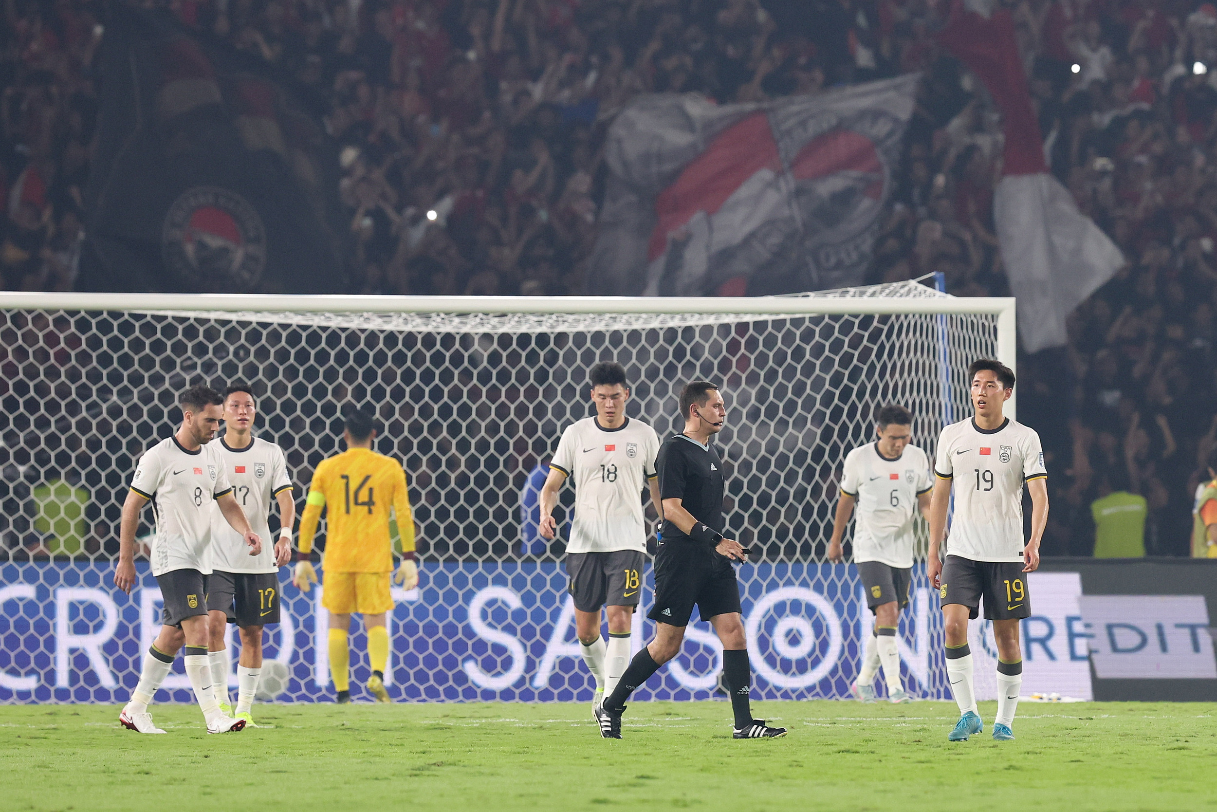 1-3 Việt Nam, 0-1 Indonesia, đội tuyển bóng đá quốc gia Trung Quốc đã bỏ lỡ World Cup hai lần vì thua nhục nhã trước các đội Đông Nam Á