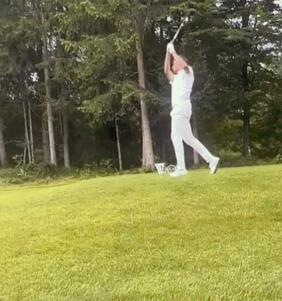 Muller đang tận hưởng cuộc sống golf của mình. Anh ấy vẫn chưa quyết định có nên giải nghệ hay không. Mọi chuyện đều có thể xảy ra.