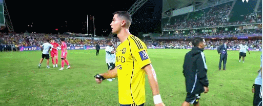 Cristiano Ronaldo đã vô cùng sốc sau khi mất chức vô địch và ngồi im trên băng ghế dự bị.