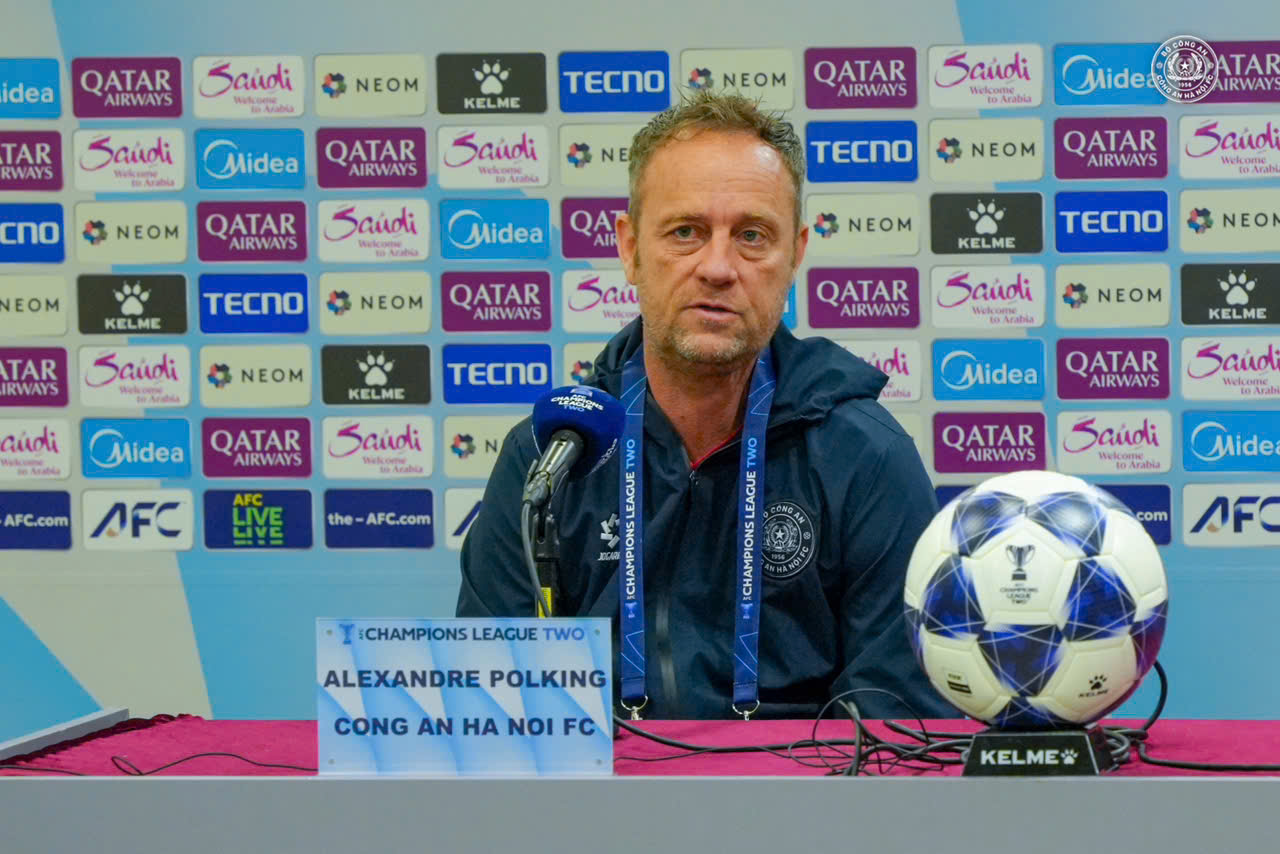 HLV Polking đặt mục tiêu lớn cho CLB CAHN 1