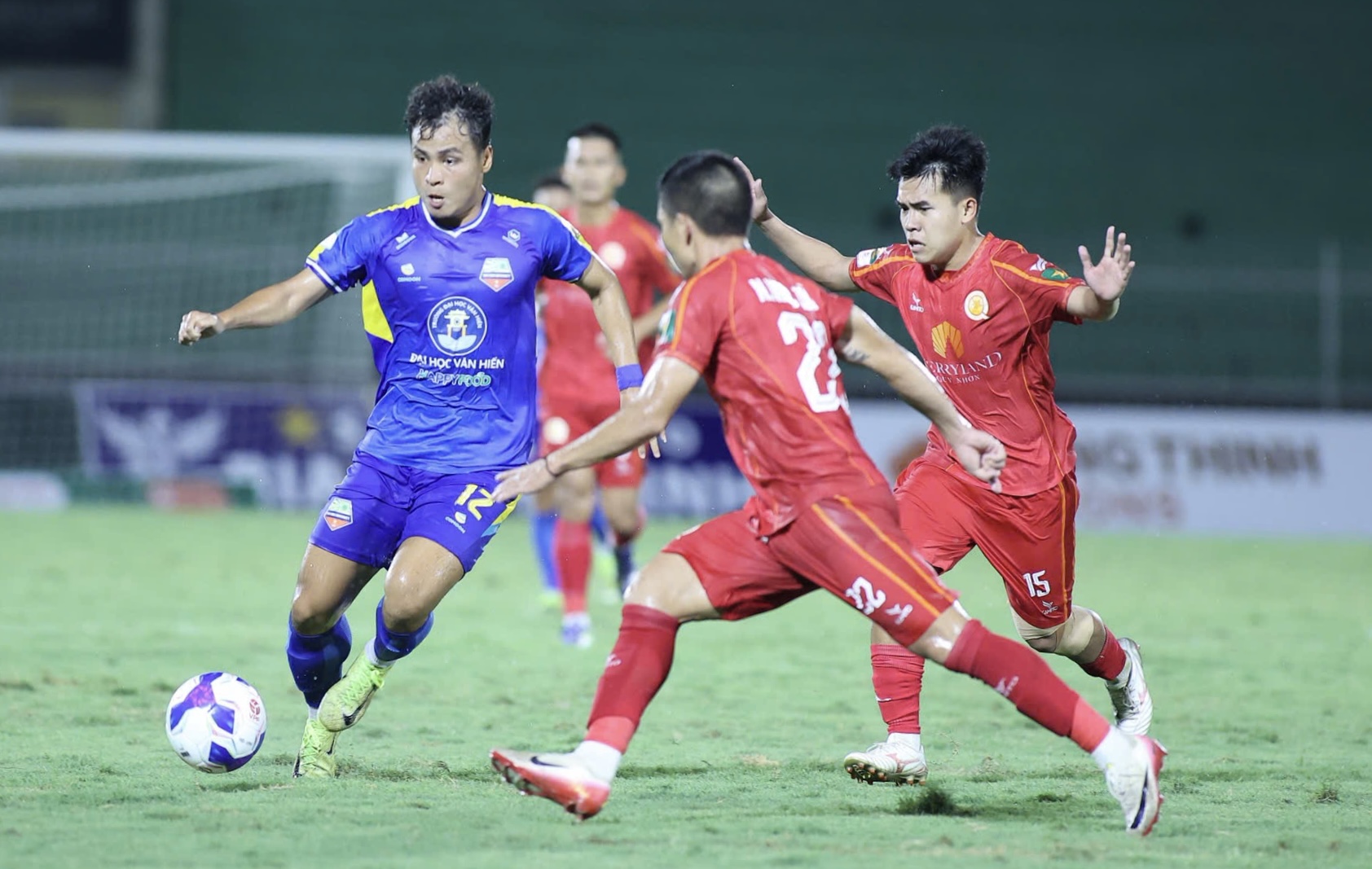 Đội sinh viên cầm hòa ứng viên thăng hạng V.League